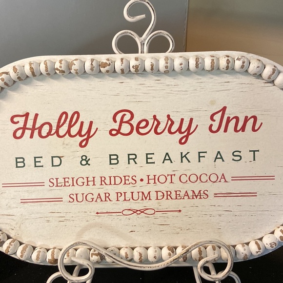 Tray HOLLY BERRY INN Christmas Holiday Wood Chippy White Beaded Farmhouse - Picture 3 of 10